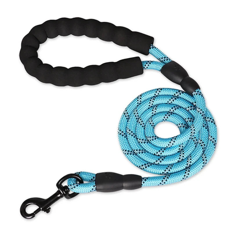 Superbekvämt hundkoppel med reflexer samt ett skönt handtag till din hund!