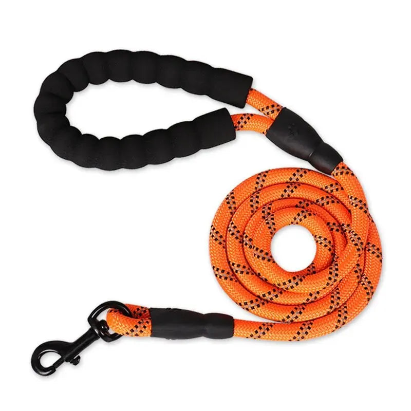 Superbekvämt hundkoppel med reflexer samt ett skönt handtag till din hund!